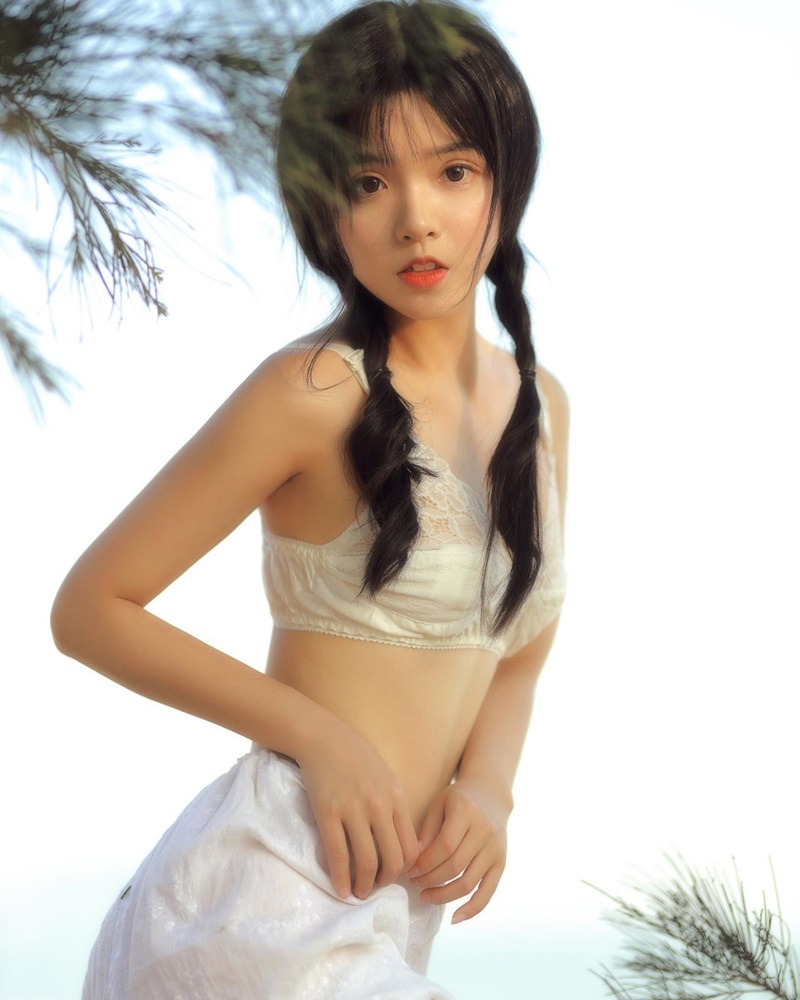 Chinese bautiful angel - Stay with you on a beautiful beach