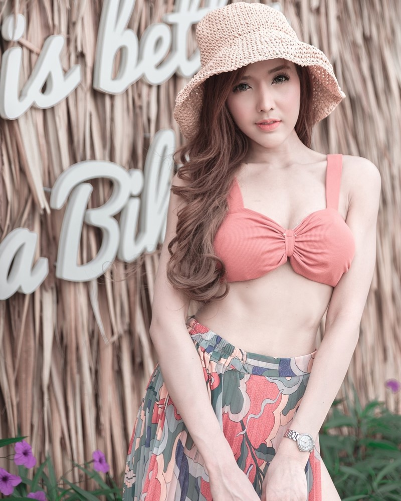 Thailand model - I'nam Arissara Chaidech - Pink Bikini on the beach - TruePic.net