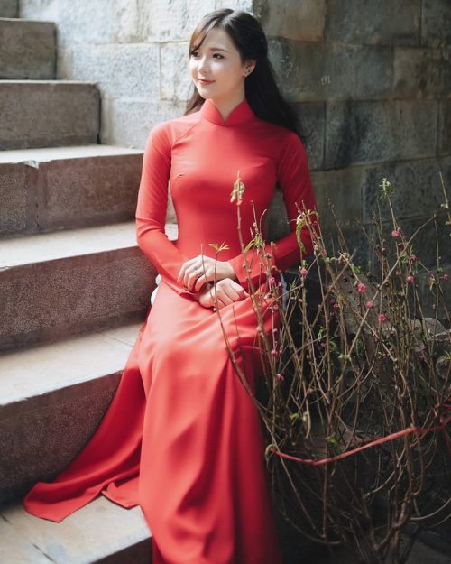 Image-Vietnamese-Model-Beautiful-Girl-and-Ao-Dai-Red-Vietnamese-Traditional-Dress-TruePic.net