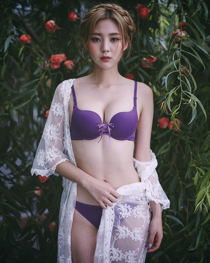 Lee Chae Eun - Korean Fashion Model - Purple Lingerie Set - TruePic.net