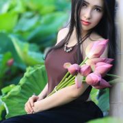 Vietnamese Model - Hong Rubyshi - Beauty Girl and Lotus Flower #1 - TruePic.net