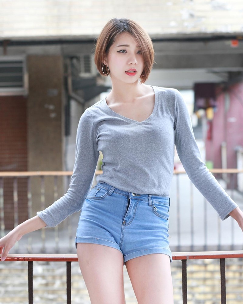 Pretty Taiwan Showgirl - 黃竹萱 - Beautiful Long Legs Girl - TruePic.net